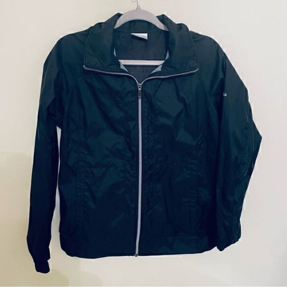 Columbia Womens Windbreaker with hood Size M